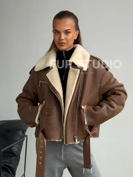 Короткая косуха-дубленка из овчины - фото 0