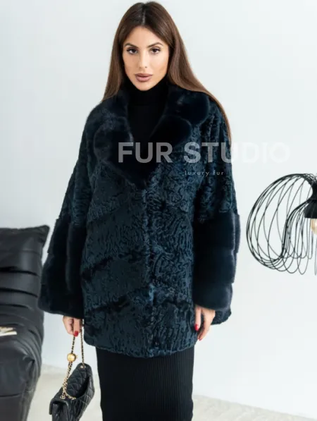 Полушубок из каракульчи свободного кроя с отделкой из меха норки - цвет темно-синий - фото 1