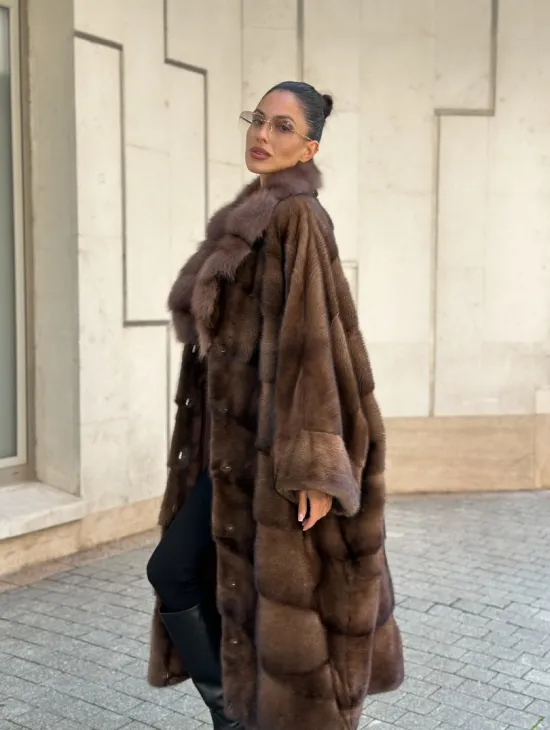 Шуба из меха норки с воротником из куницы - цвет соболь - фото 6
