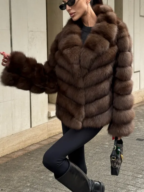 Шуба из меха куницы Dark с английским воротником - фото 4