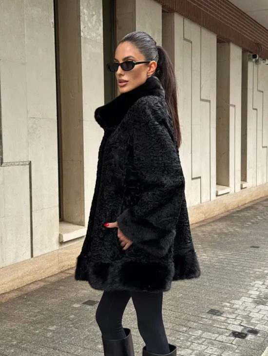 Черное полупальто из меха каракульчи, стойка воротник и манжет из норки - фото 13