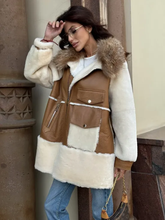 Стильная дублёнка из мериноса с воротником из меха лисы - фото 6