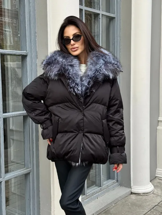 Модный пуховик в стиле Oversize с натуральным мехом чернобурки - фото 7