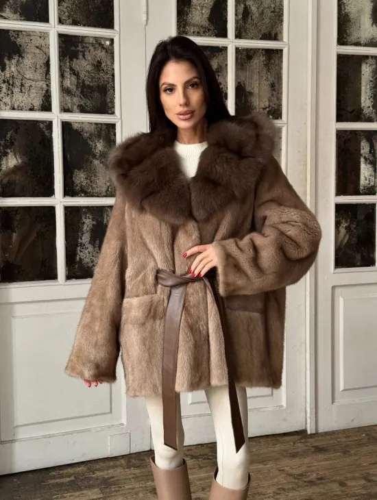 Полушубок кимоно из меха норки Almond с капюшоном куница - фото 8