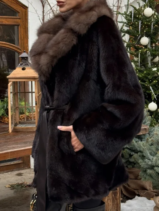 Норковый полушубок Mahogany с воротником из меха куницы - Летучая мышь - фото 2