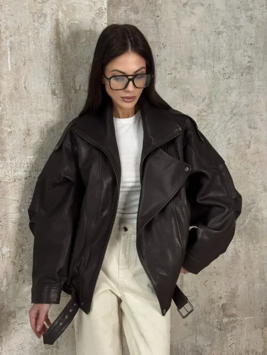 Модная кожаная куртка - бомбер на резинке из натуральной гладкой кожи - фото 9