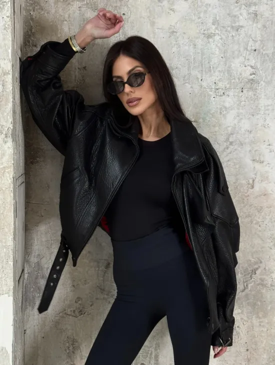 Черная бомбер-курточка «Оверсайз» из кожи Джумбо с двойным воротником и карманами - фото 8