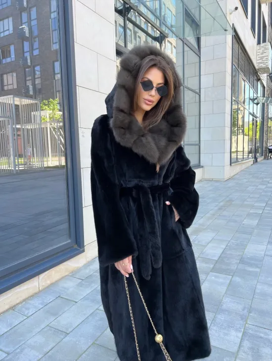 Норковая шуба с капюшоном из куницы -  BlackGlama - фото 3
