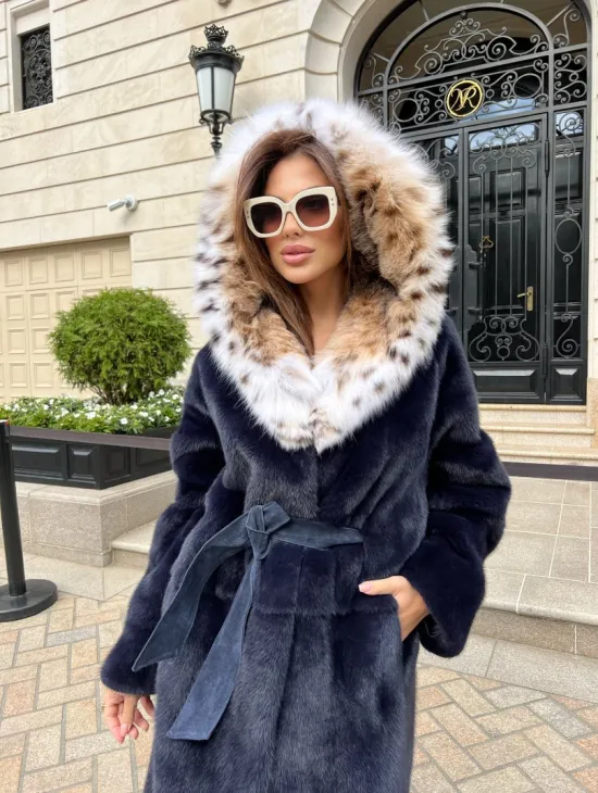 Шуба из аукционной норки с капюшоном из меха рыси - фото 1