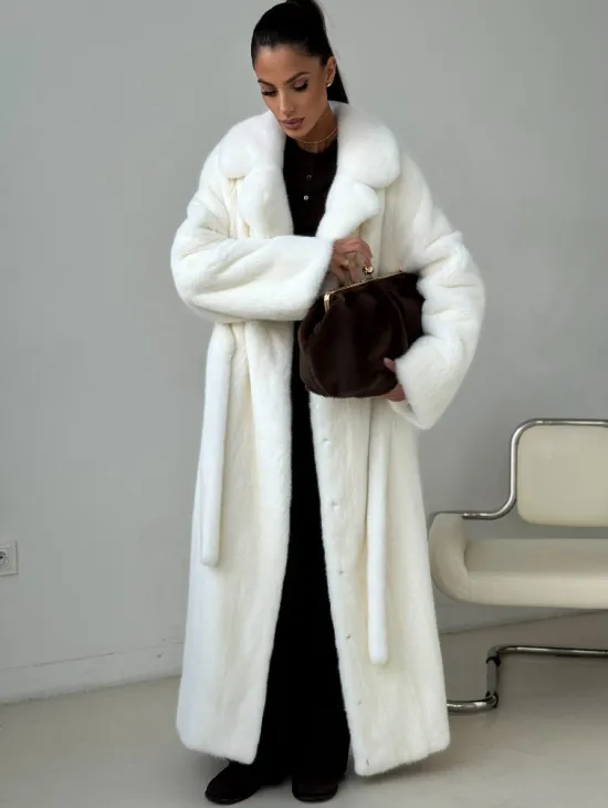 Белая длинная норковая шуба - фото 9