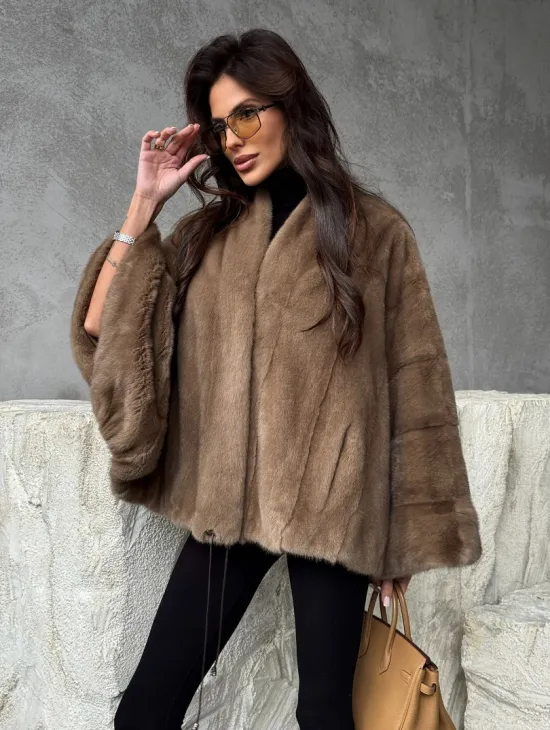 Норковое пончо с рукавами «летучая мышь» - фото 8