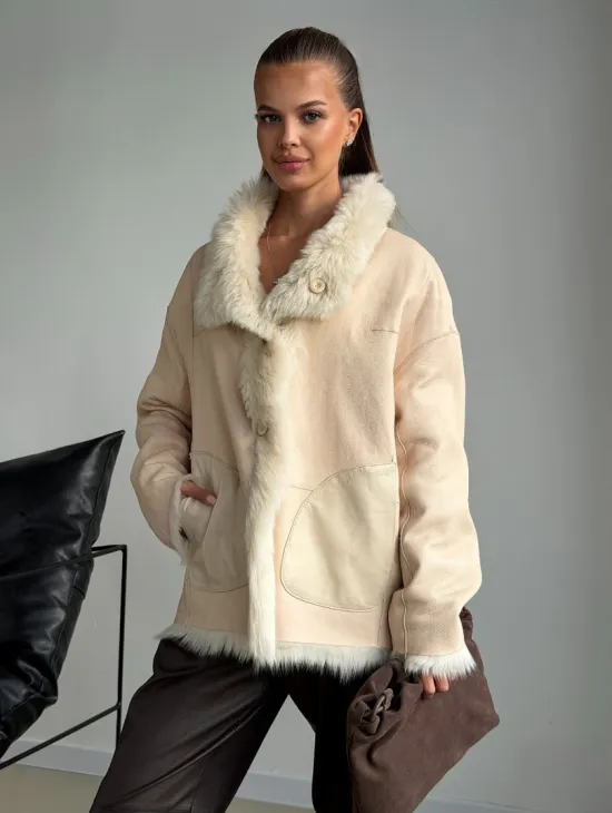 Двухсторонняя дубленка из меха тосканы - фото 9