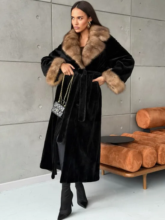 Шуба из чёрной стриженой норки, воротник и манжеты из куницы - фото 6