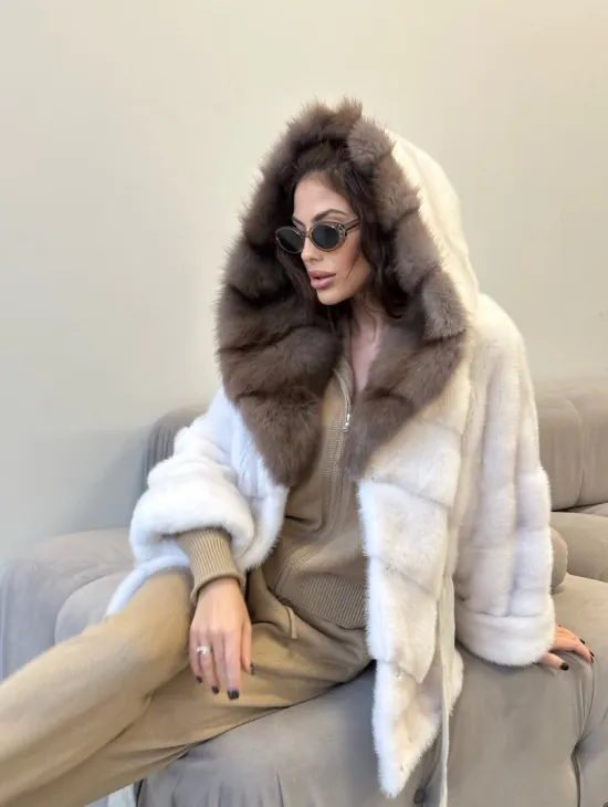 Норковая шуба - пончо с капюшоном из меха куницы - фото 0