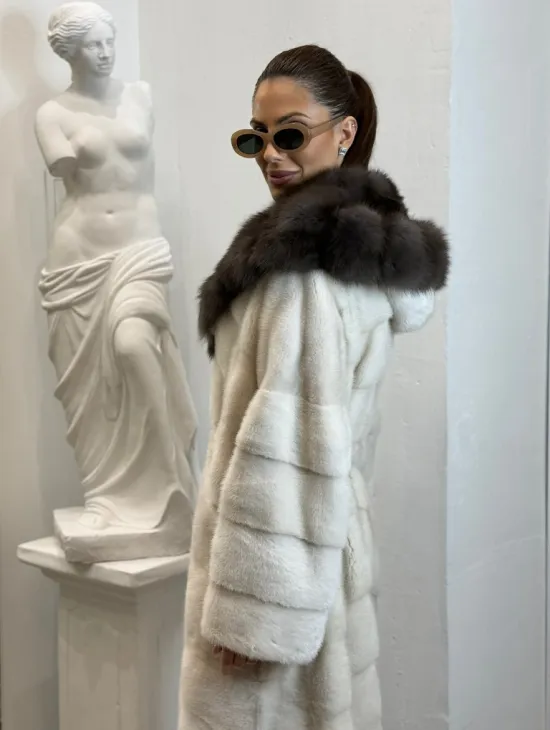 Шуба из меха норки Velvet с капюшоном из меха куницы - фото 3